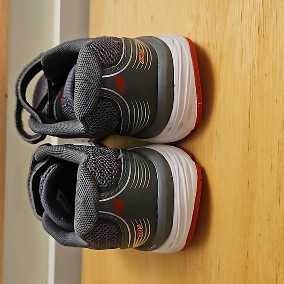 New Balance Kids 680 V5 Sneaker Grey Red Size 13.5 - Picture 6 of 7